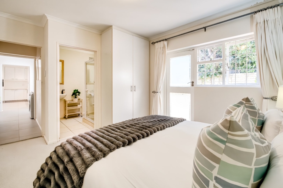 To Let 4 Bedroom Property for Rent in Constantia Western Cape